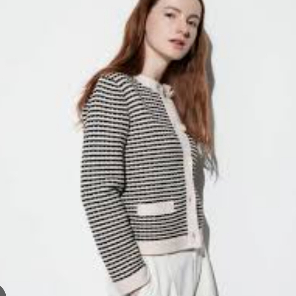 Uniqlo Black and White Striped Cropped Cardigan